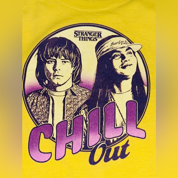 Stranger Things Argyle & Jonathan Chill Out Retro T-Shirt Women’s Size Small - Picture 5 of 7